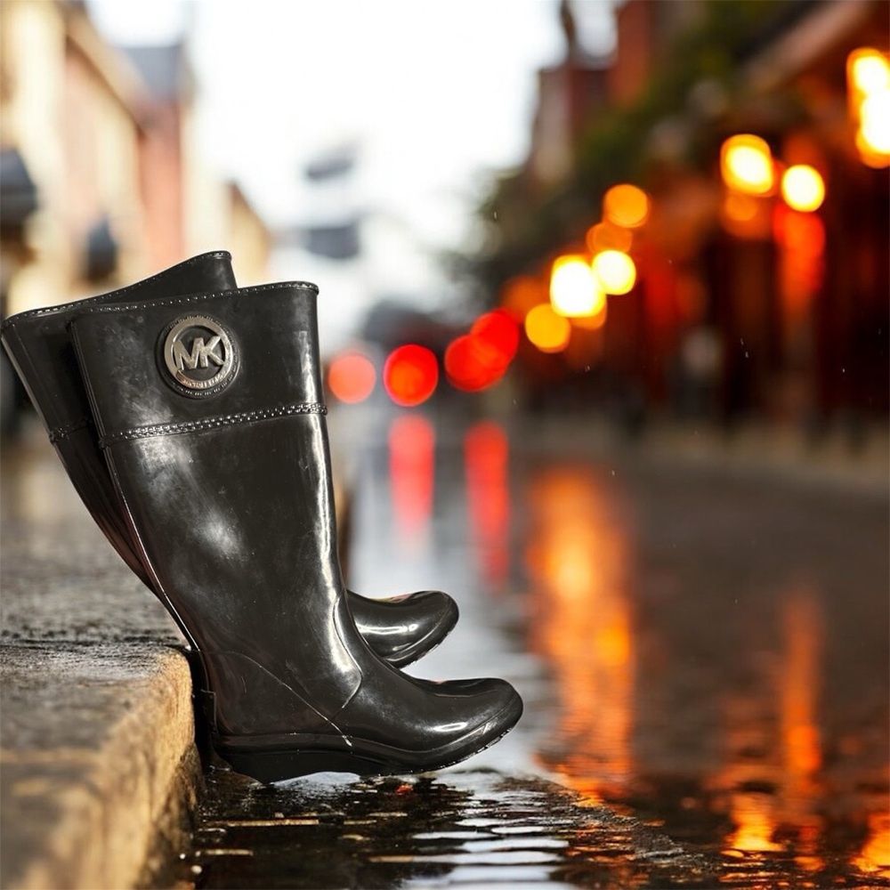 Michael Kors rubber black boots 👢brand new